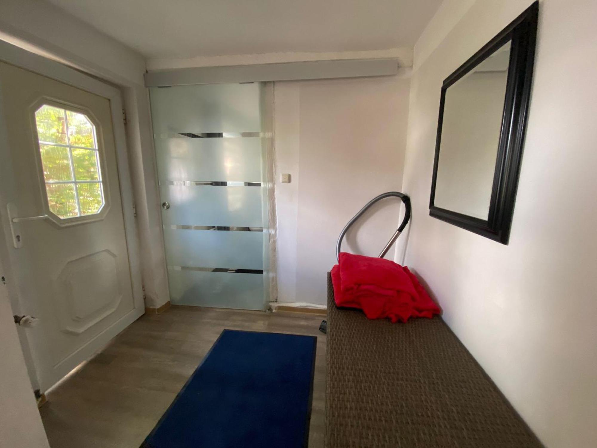 Ferienwohnung Mit Separatem Eingang Und Parkplatz, Ideal Fuer Handwerker Und Geschaeftsreisende Dorf Mecklenburg Eksteriør bilde