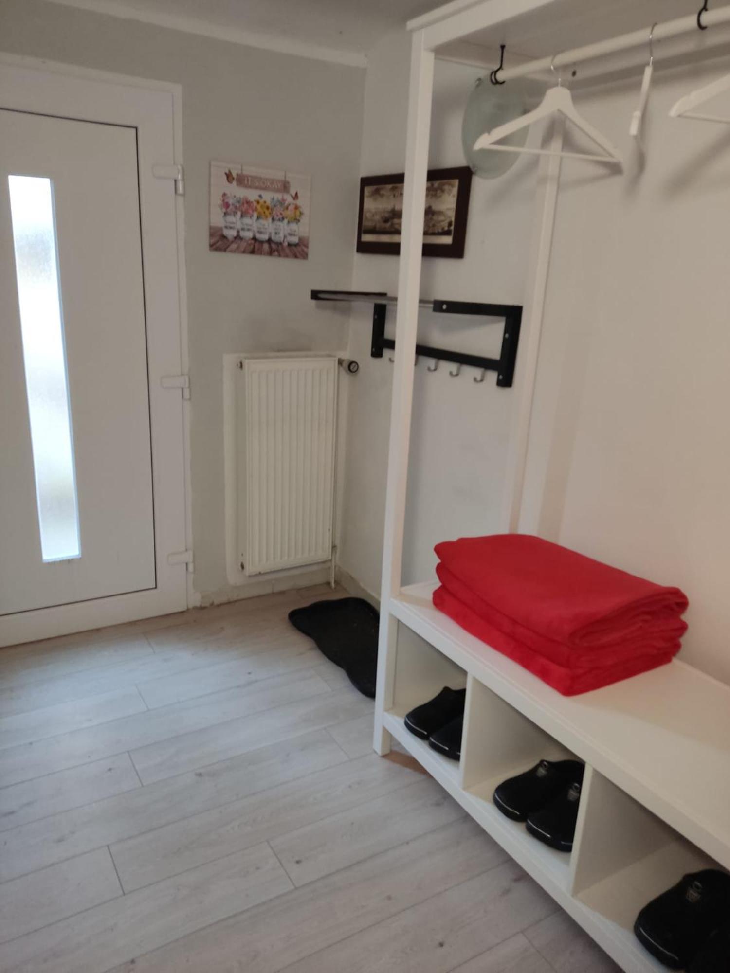 Ferienwohnung Mit Separatem Eingang Und Parkplatz, Ideal Fuer Handwerker Und Geschaeftsreisende Dorf Mecklenburg Eksteriør bilde